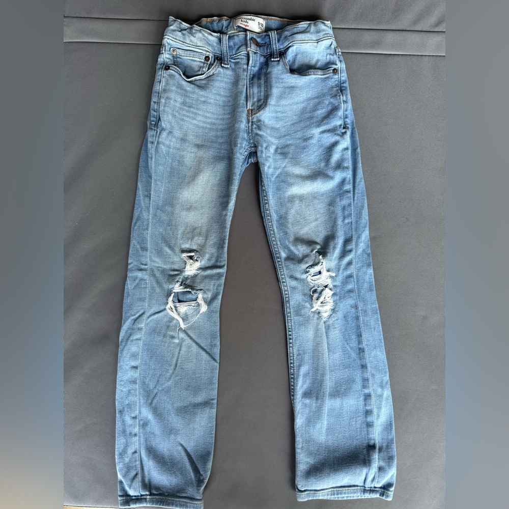 Abercrombie Girls 9/10 Light Wash Straight Jeans